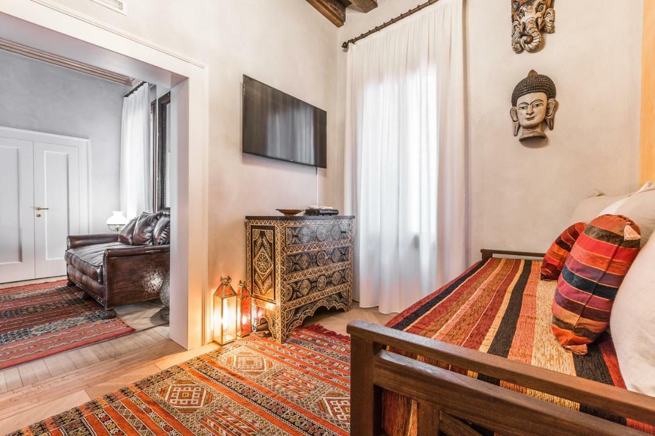 Ca' Via Della Seta Apartment *